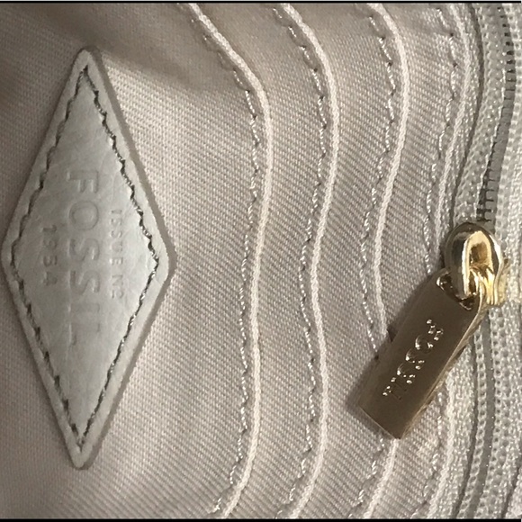 Fossil Sydney leather crossbody robot - Picture 9 of 16